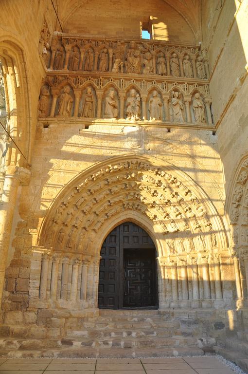Las Cantigas Villalcazar de Sirga Екстер'єр фото